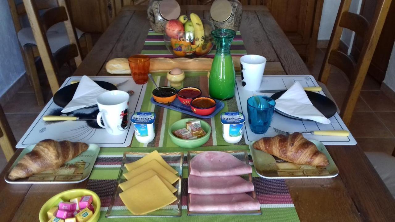 Le Mas Du Chat Bed and Breakfast Cavaillon Eksteriør billede